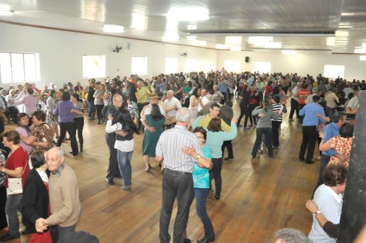 Vila Maria realiza o Baile Regional da Terceira Idade