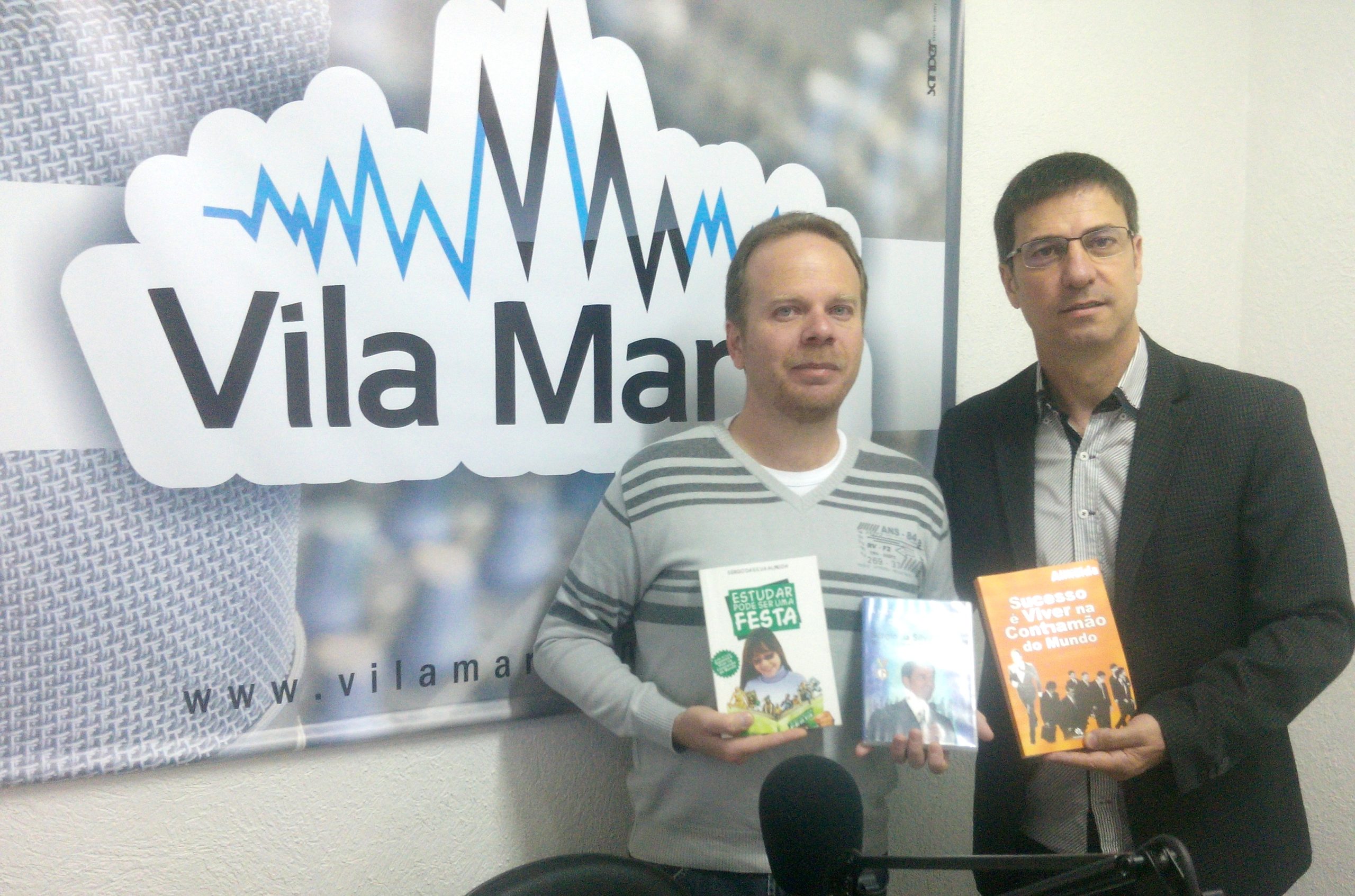 Escritor e Palestrante, Sérgio Almeida, visita a Rádio Vila Maria FM