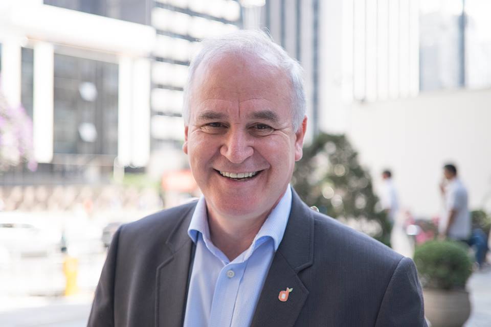 13º Salário: Pagar dívidas, poupar ou gastar?