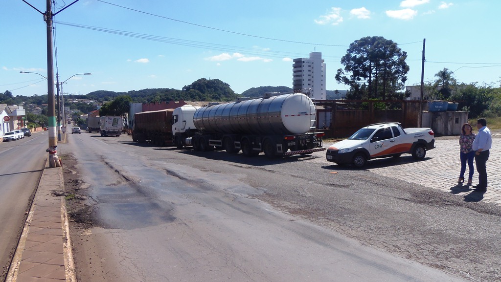 15 DIAS: Este é o prazo em que a EGR irá resolver a situação do buraco na ERS 324 em Vila Maria