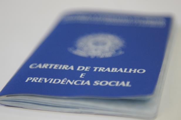 Desemprego atinge maior nível desde 2012, aponta IBGE