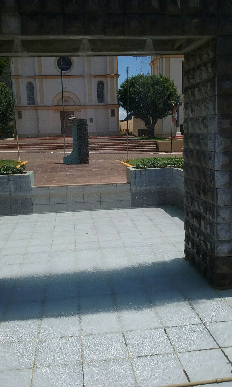 Limpeza do chafariz de Vila Maria é feita semanalmente