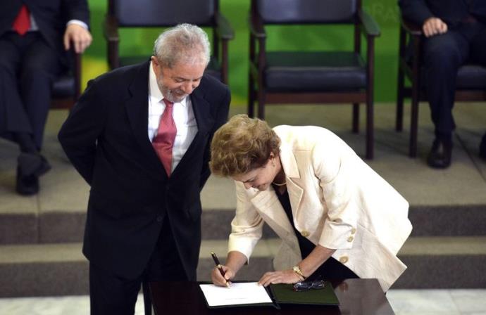 POLÍTICA: Tribunal derruba 1ª liminar, mas posse de Lula continua suspensa