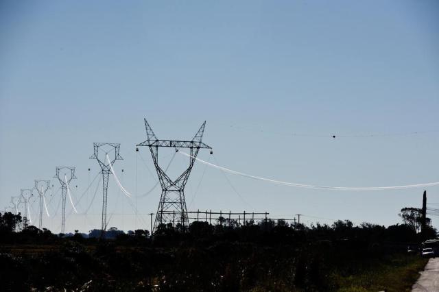 TARIFAS MAIS CARAS: Senado aprova MP que transfere rombo de R$ 3,5 bilhões para contas de luz