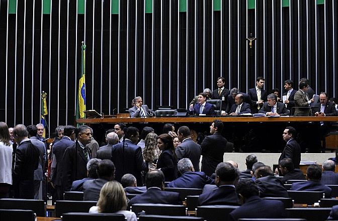 POLÍTICA: Câmara aprova reajuste para servidores públicos