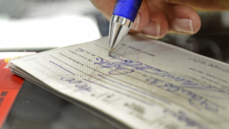 ECONOMIA: Taxa de juros do cheque especial chega ao recorde de 311,3% ao ano
