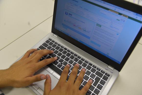 ECONOMIA: Receita abre consulta a terceiro lote de restituição do Imposto de Renda