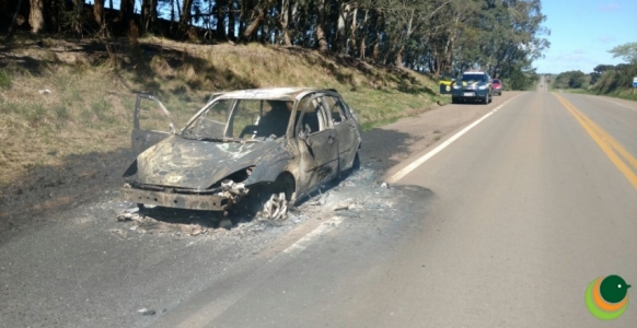 TRÂNSITO: Carro de Vila Maria pega fogo na BR 285