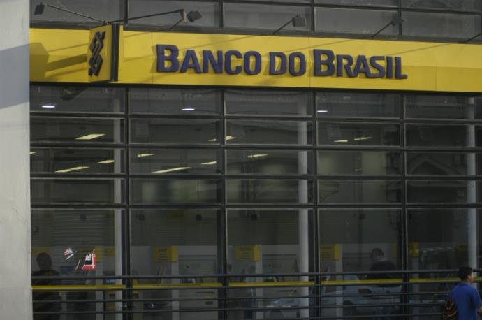 ECONOMIA: BB anuncia mudanças e poderá dispensar 18 mil funcionários