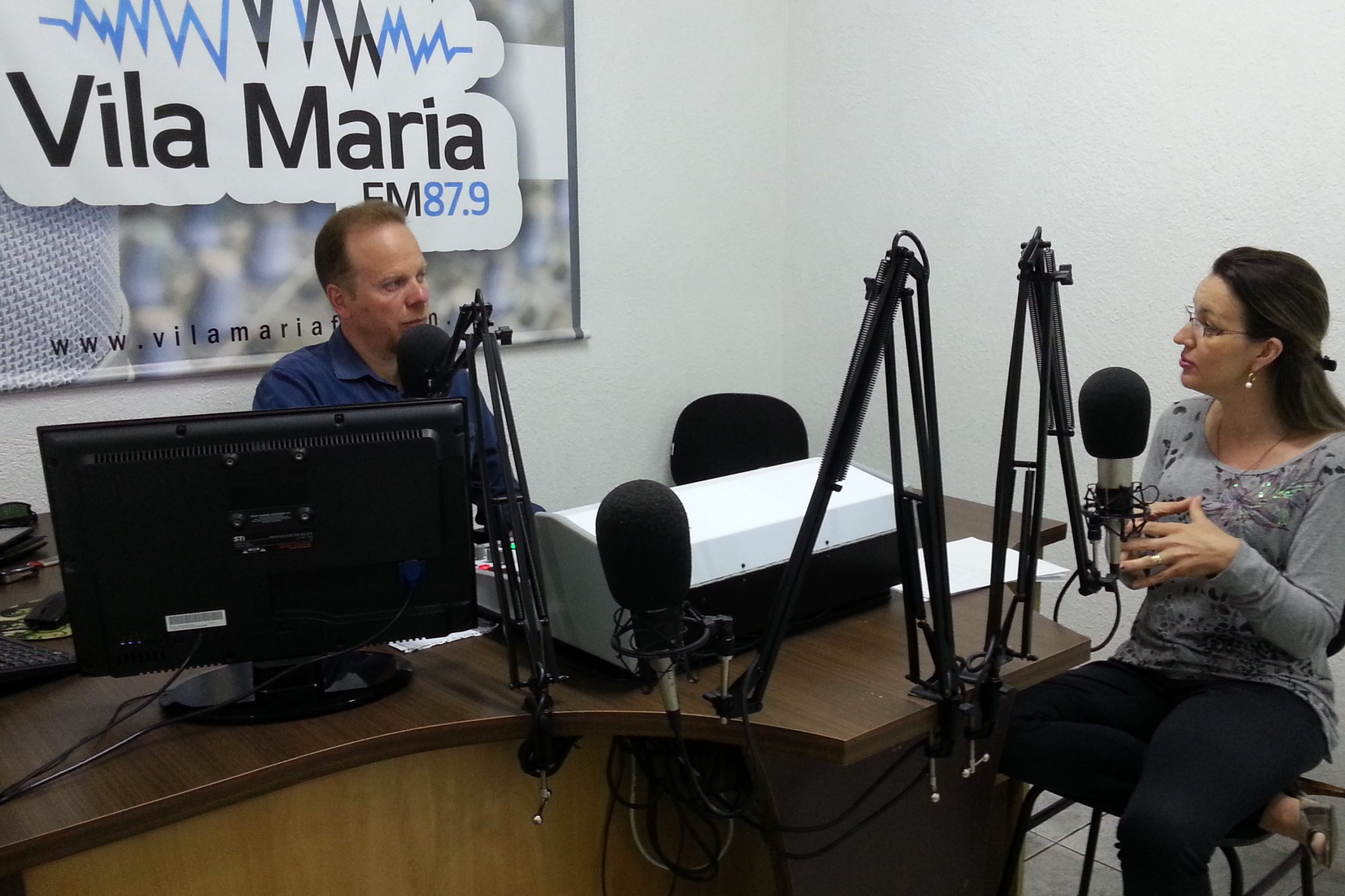 Campanha Amigos do Natal e matrículas na Carmela Dutra foram assunto na Rádio Vila Maria FM