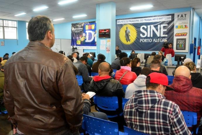 ECONOMIA: Rio Grande do Sul fecha 2016 com mais de 500 mil desempregados, diz IBGE