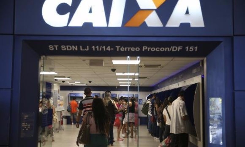 Caixa paga na sexta-feira abono do PIS para trabalhador nascido em novembro