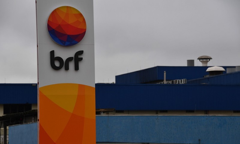 AGRO: Veja quais são os 20 frigoríficos que foram proibidos de exportar frango para a UE