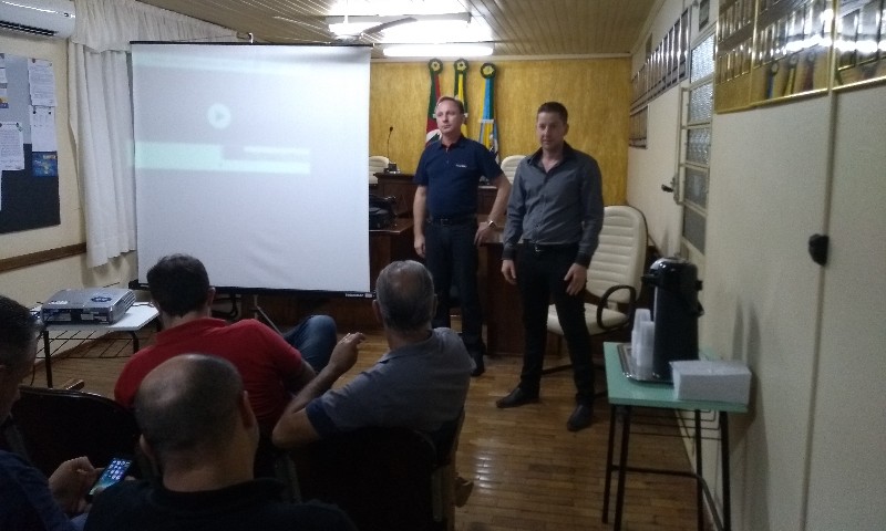 ACIVI promoveu reunião com empresários notificados pelo DAER