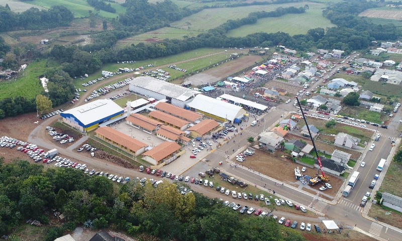 Diretoria da ACIVI faz pré-avaliação da 8ª Expovima