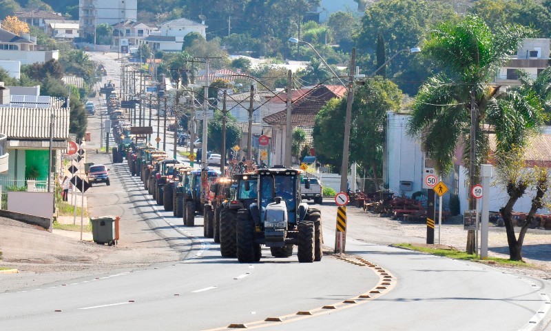 “Tratoraço” invade Vila Maria nesta segunda-feira