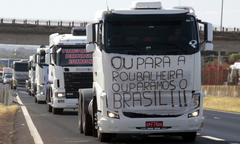 PROTESTO: Caminhoneiros prometem paralisação para a próxima segunda-feira
