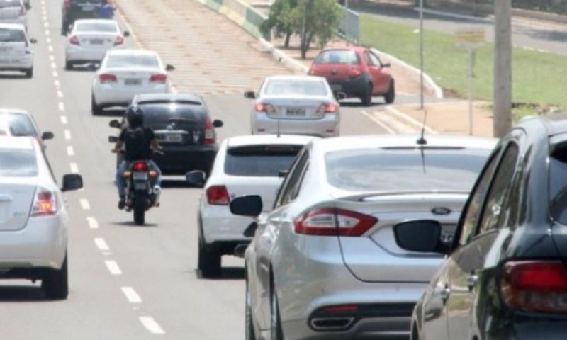 Licenciamento de veículos com placas final 9 e 0 vence em 31 de julho