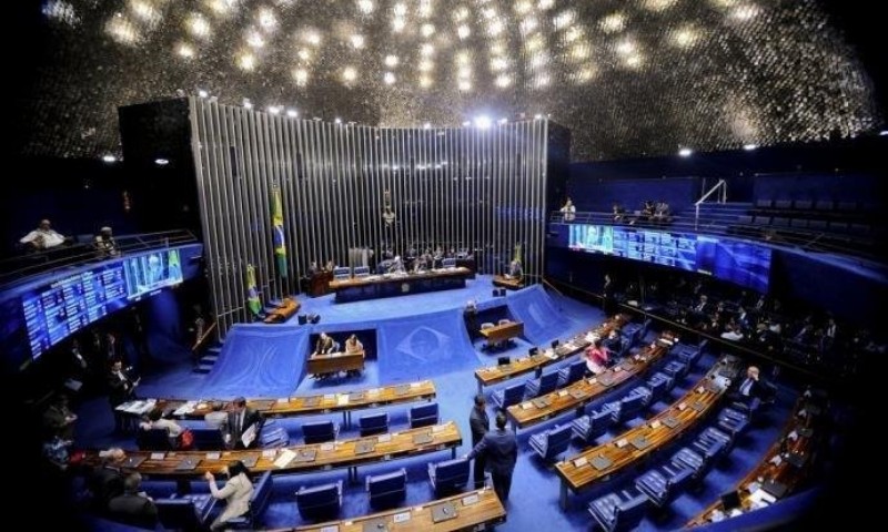POLÍTICA: União cobra R$ 65 milhões de senadores eleitos este ano