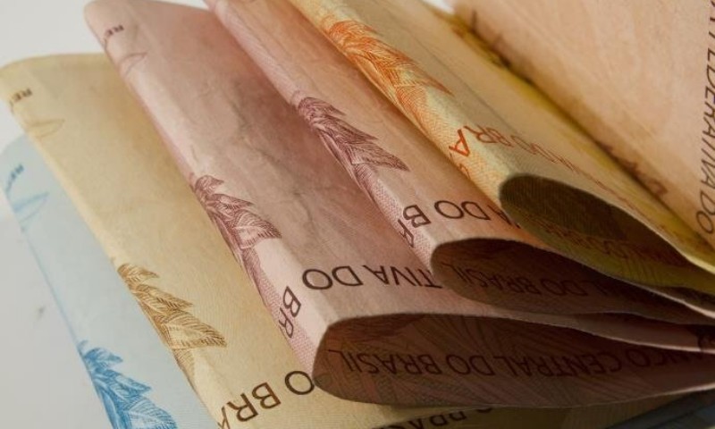 ECONOMIA: Governo reajusta aposentadoria em 3,43% e teto chega a R$ 5.839,45