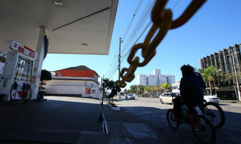 Venda de gasolina cai 3,7% no RS em 2018