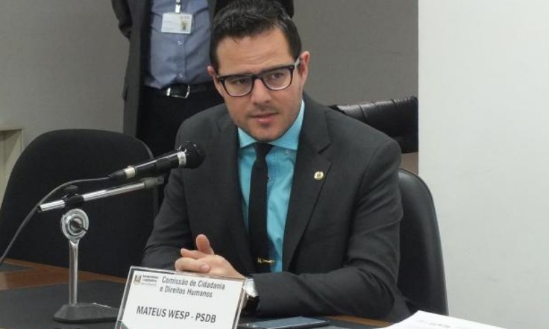 Projeto prevê a volta de Educação Moral e Cívica às escolas do Estado