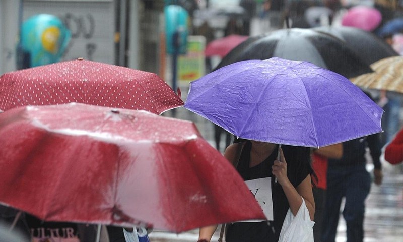 CLIMA: Governo do RS alerta para chegada de frente fria e temporais no fim de semana