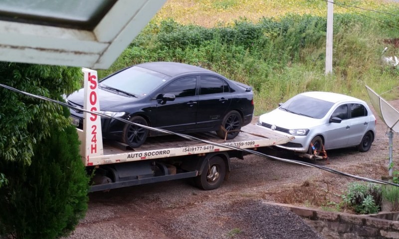Vila Maria: perseguição termina com carro abandonado e dois presos