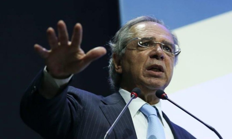 Para aquecer economia, Guedes quer liberar dinheiro de contas ativas do FGTS