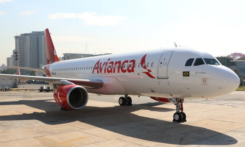 Avianca cancela mais de 400 voos no fim de semana em todo o país