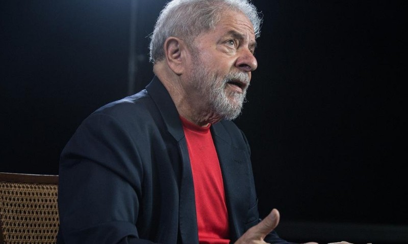 “Lula está apaixonado e vai se casar”, diz Bresser-Pereira