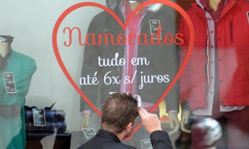 Dia dos Namorados: vendas devem ser 2,8% maiores que no ano passado