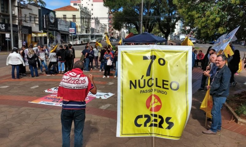 Das 25 escolas estaduais, 13 registram paralisação total ou parcial em Passo Fundo