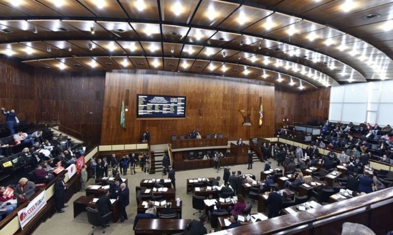 Autorizações para privatizações da CEEE, CRM e SulGás são aprovadas na Assembleia Legislativa do RS
