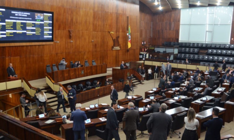 Assembleia gastou quase R$ 450 mil em diárias pagas a deputados no primeiro semestre