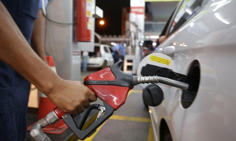 Petrobras reduz gasolina em R$ 0,07 e diesel em R$ 0,08