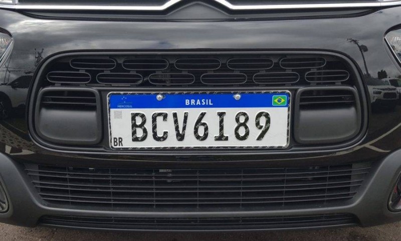 Adiada de novo: placa Mercosul muda prazo para valer em todo o Brasil