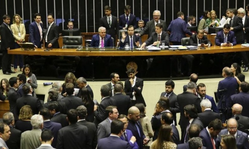 Câmara aprova texto principal da reforma da Previdência em 2º turno