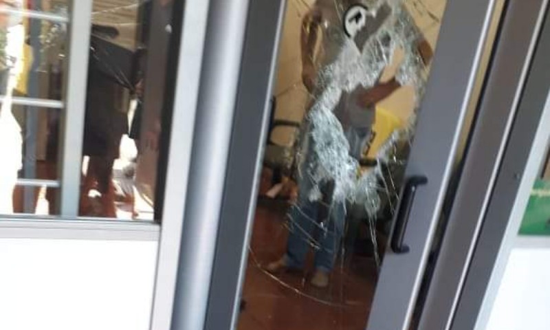 Assalto em agência do Banrisul de Faxinalzinho: reféns e tiros contra o quartel da BM