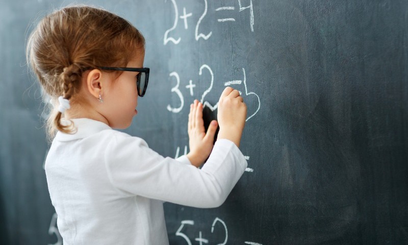 Escolas têm até o fim do ano para implementar Educação Financeira