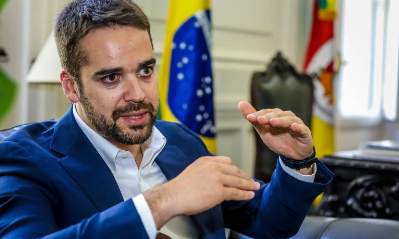 Leite convoca reunião com líderes da Assembleia e pode recuar sobre mudanças no IPVA