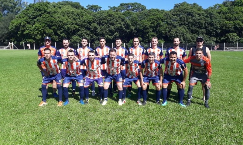 Futebol: Sevila FC de Vila Maria goleia jogando em casa