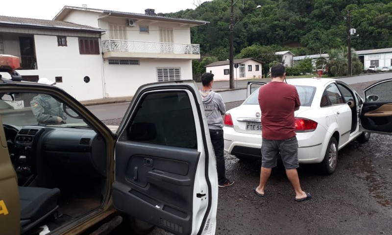 Vila Maria: BM prende dois por receptação de cheque furtado e posse de entorpecente