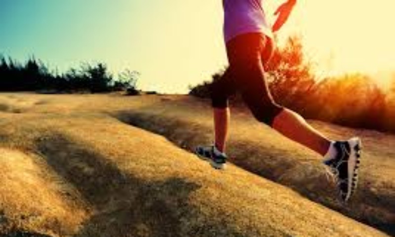 Dicas para não passar mal ao correr ao ar livre no verão