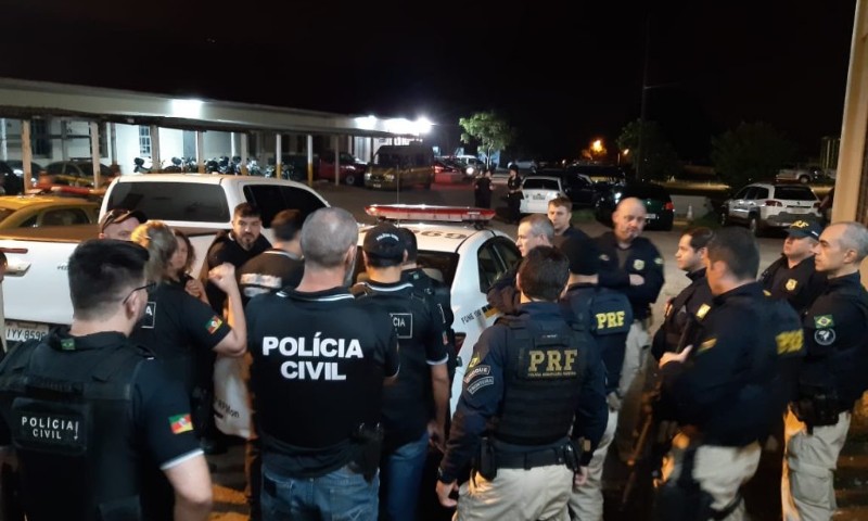 Operação Combustão: pontos de tráfico de drogas fechados e traficantes presos