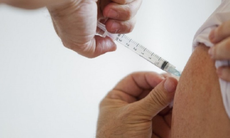 Vacinação contra influenza começa na próxima segunda-feira, 23, e prioriza idosos