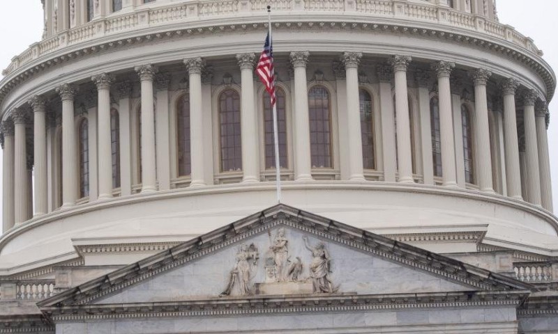 Senado dos EUA aprova pacote de resgate estimado em US$ 2 trilhões