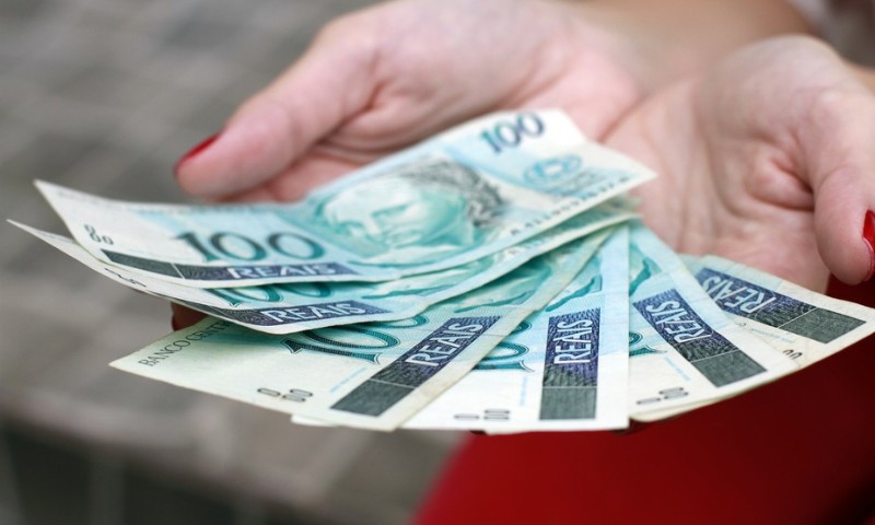 Saque do auxílio em lotérica e caixa eletrônico começa nesta segunda (27)