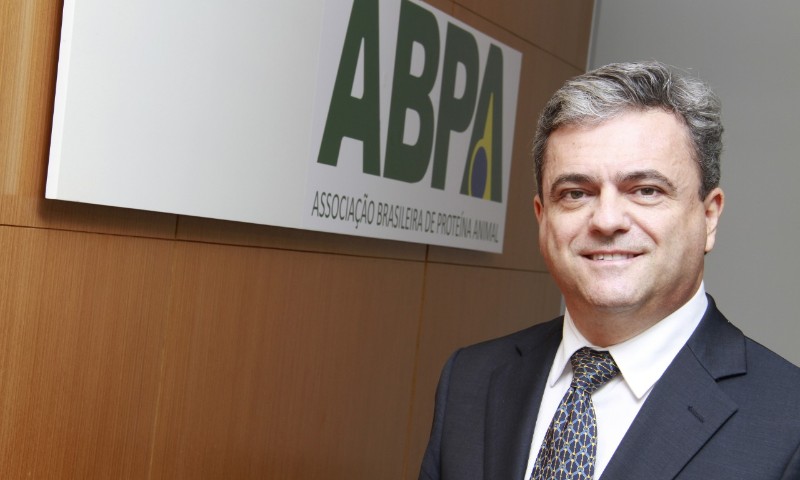 Ricardo Santin é o novo presidente da Câmara Setorial de Aves e Suínos do MAPA