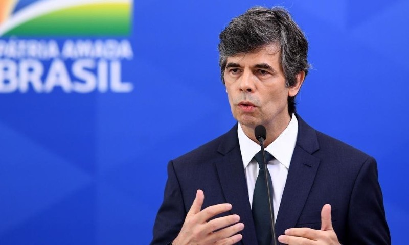 Nelson Teich pede exoneração do Ministério da Saúde após menos de um mês